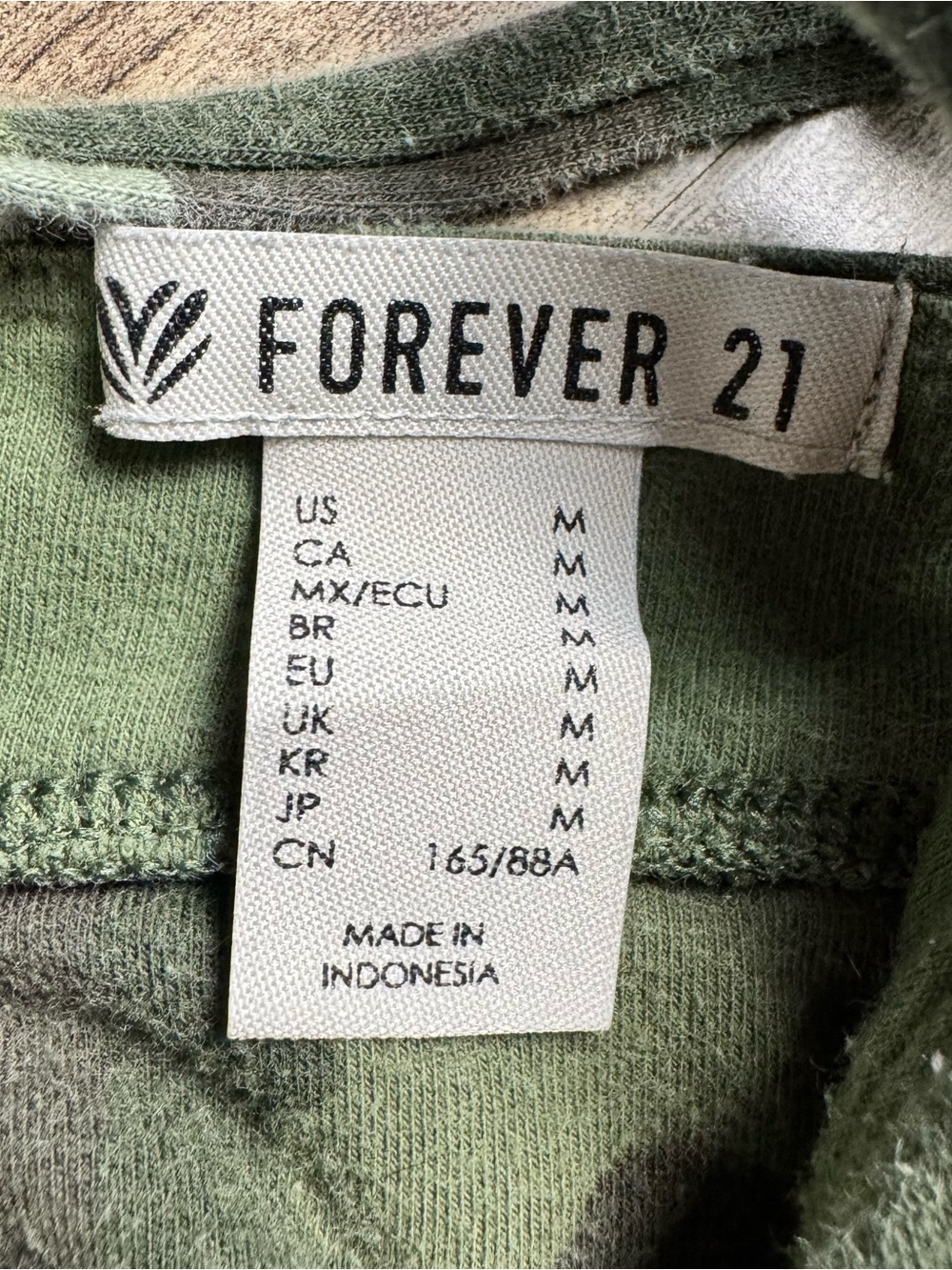 Forever 21 Camouflage Strappy Sports Bra in Green Size M - Athletic Wear - Picture 3 of 4
